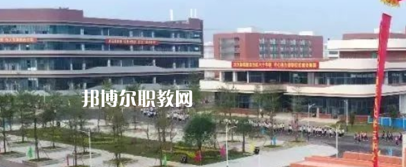 廣西醫(yī)科大學(xué)附設(shè)玉林衛(wèi)生學(xué)校2022年報(bào)名條件、招生要求、招生對(duì)象