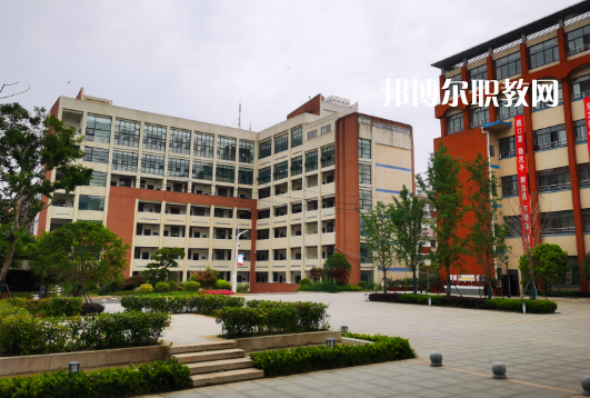 武漢石牌嶺高級(jí)職業(yè)中學(xué)2022年怎么樣、好不好