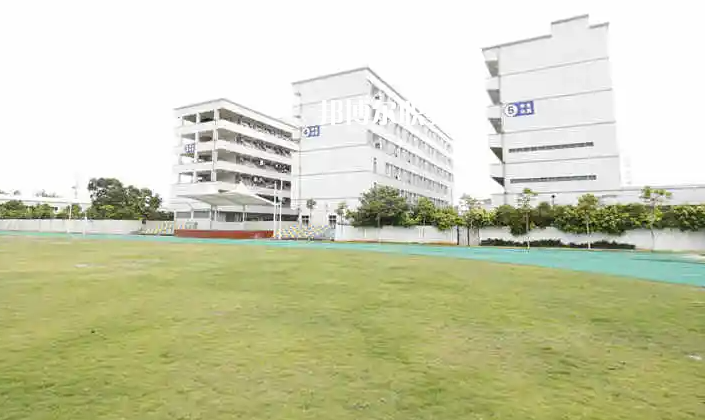 湖南醫(yī)藥衛(wèi)校2022年報(bào)名條件、招生要求、招生對象