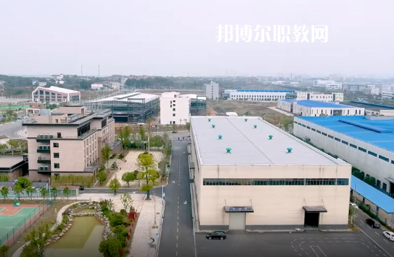 長沙中遠職業(yè)中專學(xué)校3