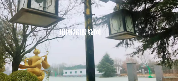 西安商貿(mào)科技技術(shù)學(xué)校2023年招生辦聯(lián)系電話(huà)