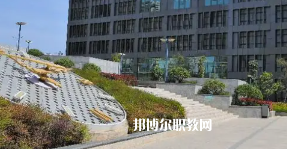 云南高職?？圃盒Ｅ琶?0強