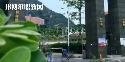 攀枝花市高級(jí)技工學(xué)校地址在哪里，哪個(gè)地區(qū)，哪個(gè)城市?