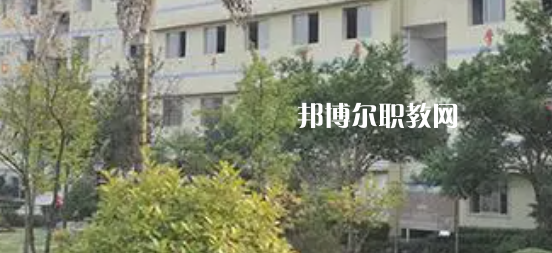重慶市三峽職業(yè)技工學校地址在哪里，哪個地區(qū)，哪個城市?