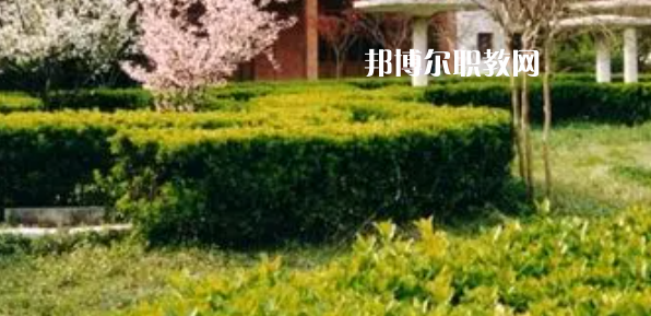 江蘇印刷技工學(xué)校地址在哪里，哪個地區(qū)，哪個城市?