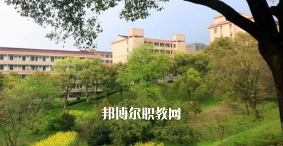 江蘇省宜興中等專業(yè)學(xué)校地址在哪里，哪個(gè)地區(qū)，哪個(gè)城市?