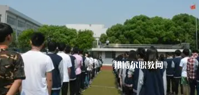 江蘇省錫山中等專業(yè)學(xué)校地址在哪里，哪個(gè)地區(qū)，哪個(gè)城市?
