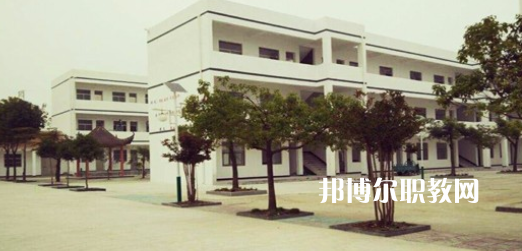 盱眙縣東方職業(yè)高級中學(xué)地址在哪里，哪個地區(qū)，哪個城市?