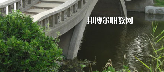 淮安市洪澤區(qū)技工學(xué)校地址在哪里，哪個(gè)地區(qū)，哪個(gè)城市?