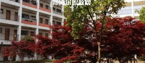 江蘇省寶應中等專業(yè)學校地址在哪里，哪個地區(qū)，哪個城市?