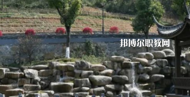 杭州市富陽區(qū)職業(yè)高級中學地址在哪里，哪個地區(qū)，哪個城市?