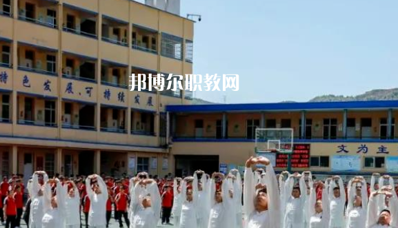 蒼南縣飛林職業(yè)學(xué)校地址在哪里，哪個地區(qū)，哪個城市?