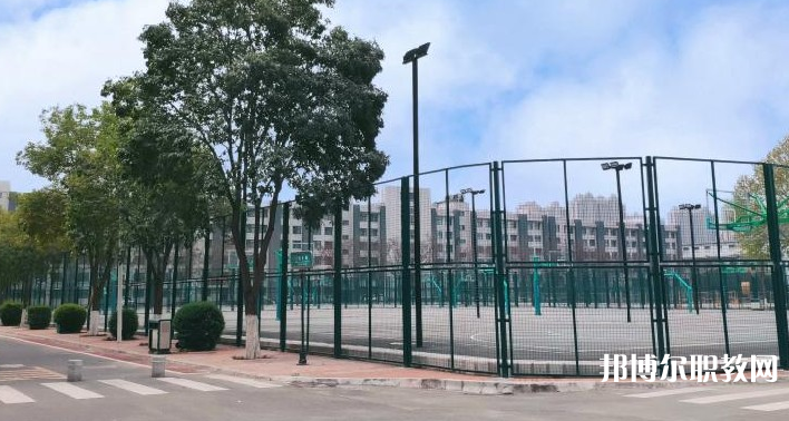 西安外事技工學(xué)校地址，乘車路線