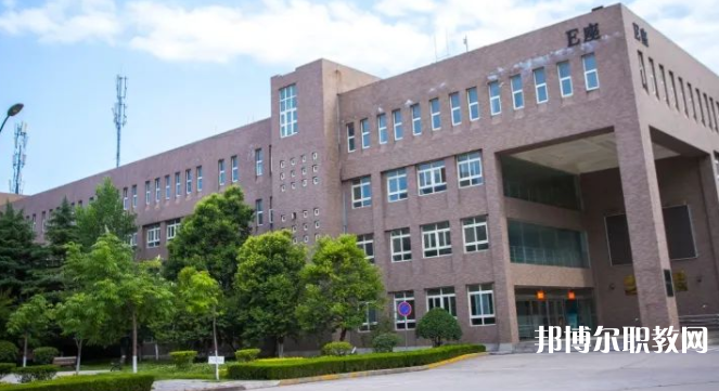 西安技師學(xué)院地址，乘車路線