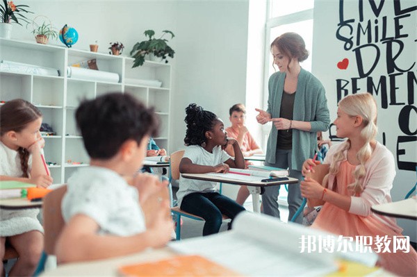 赤壁機電信息技術(shù)學校有哪些招生專業(yè)（2023年）
