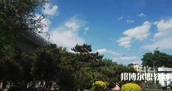 唐山市豐南區(qū)中等專業(yè)學校地址，乘車路線
