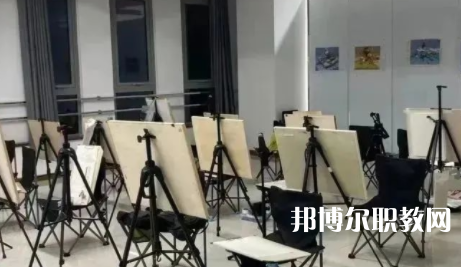 秦皇島市藝新舞蹈學(xué)校地址，乘車路線