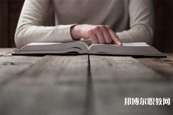 湖南哪里的中專學校能讀農業(yè)機械使用與維護專業(yè)