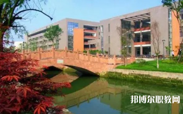 2024桂林市藝術(shù)學(xué)校招生計(jì)劃 招生人數(shù)是多少(附要求、條件、對(duì)象)
