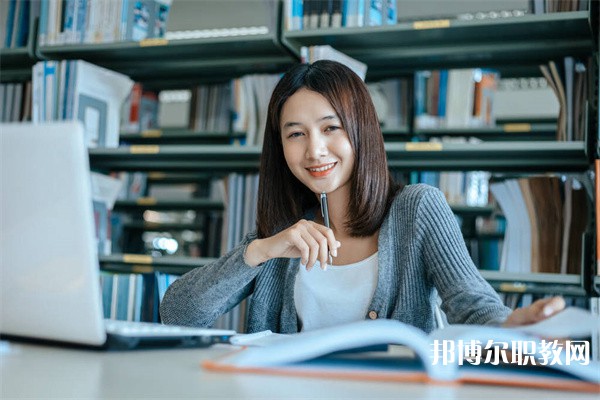 廣西哪里的職業(yè)學校能讀建筑裝飾(室內(nèi)設(shè)計方向)專業(yè)
