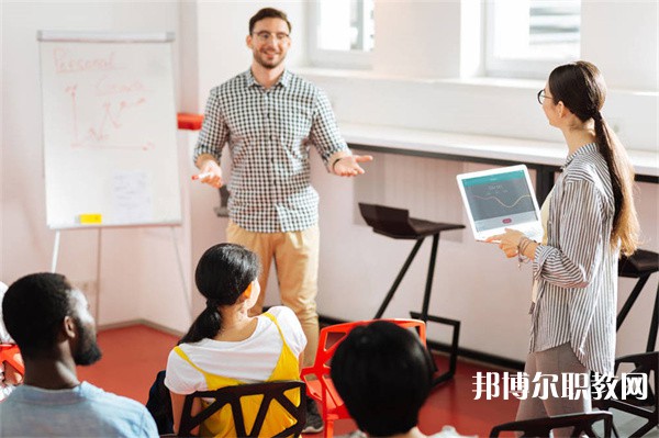 廣西哪里的中職學(xué)校能讀商務(wù)外語(yǔ)(旅游日語(yǔ))專業(yè)