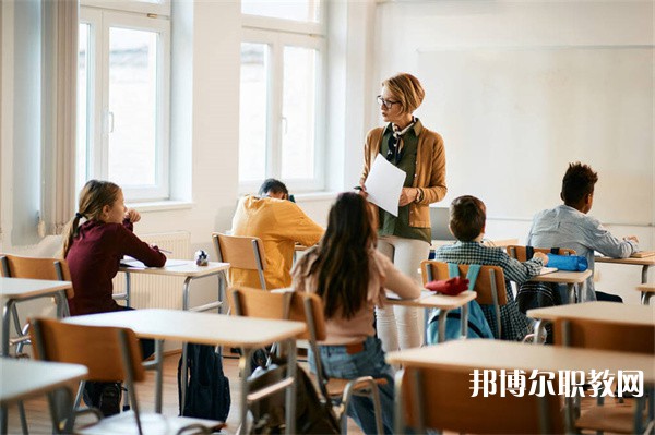 廣西哪里的中職學校能讀旅游服務(wù)與管理(導(dǎo)游、休閑農(nóng)業(yè)方向)專業(yè)
