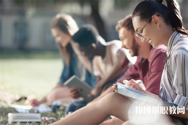 四川哪里的職業(yè)學校能讀數控操作技術專業(yè)