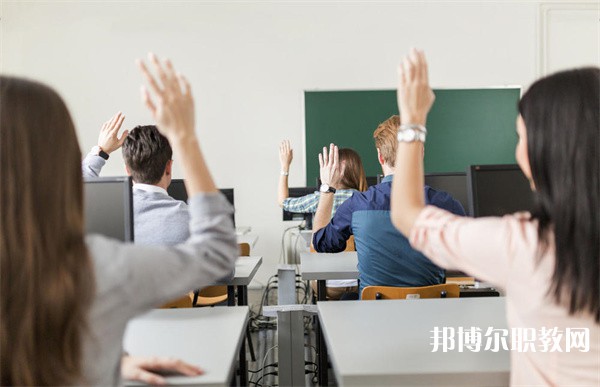 四川哪里的中職學校能讀金融服務(wù)專業(yè)