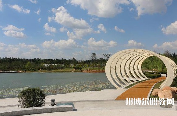 鞍山市現(xiàn)代服務學校網(wǎng)站網(wǎng)址主頁