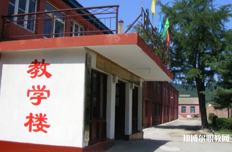 2024丹東市圣林中等職業(yè)技術(shù)專業(yè)學(xué)校招生計(jì)劃 招生人數(shù)是多少(附要求、條件、對(duì)象)