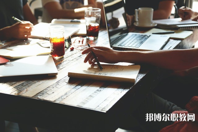 廣西哪里的中職學(xué)校能讀計(jì)算機(jī)網(wǎng)格技術(shù)專(zhuān)業(yè)
