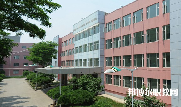2025山西省潞安職業(yè)中等專業(yè)學(xué)校招生計(jì)劃 招生人數(shù)是多少(附要求、條件、對(duì)象)