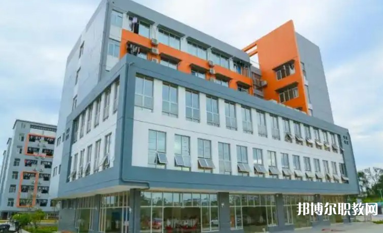 2025廣西新聞出版技工學校招生計劃 招生人數(shù)是多少(附要求、條件、對象)