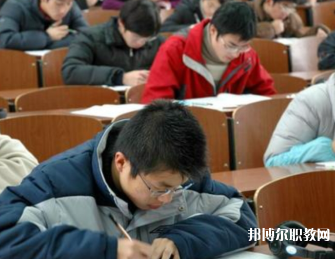 2025信陽(yáng)職業(yè)中學(xué)最新排名前三名單